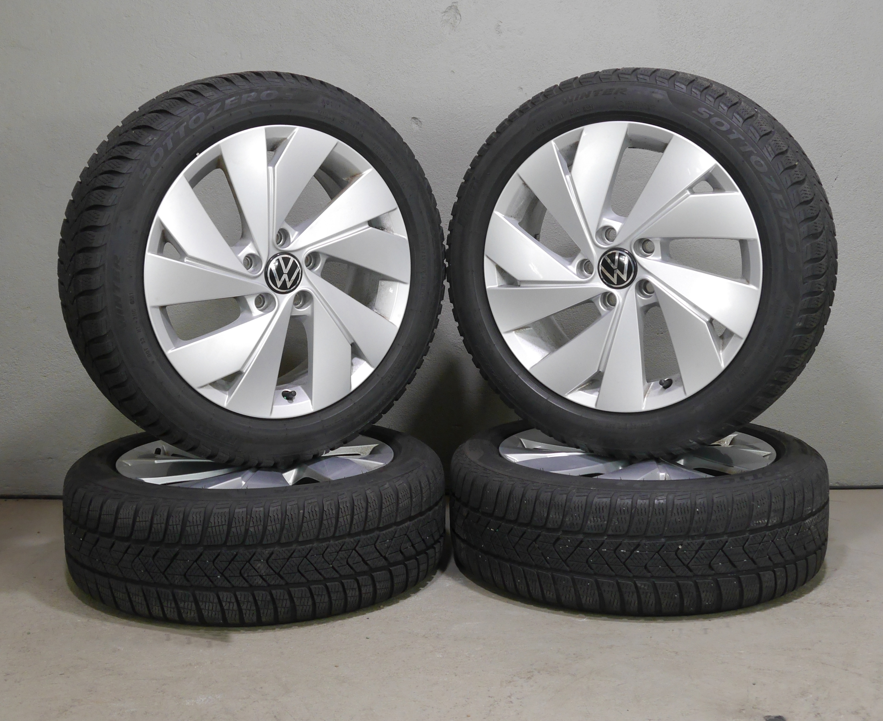 Volkswagen Golf Alurad – Winter 205/50 R17 93H – 5H0601025B